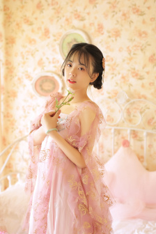 女主重生变娇媚体制无防盗